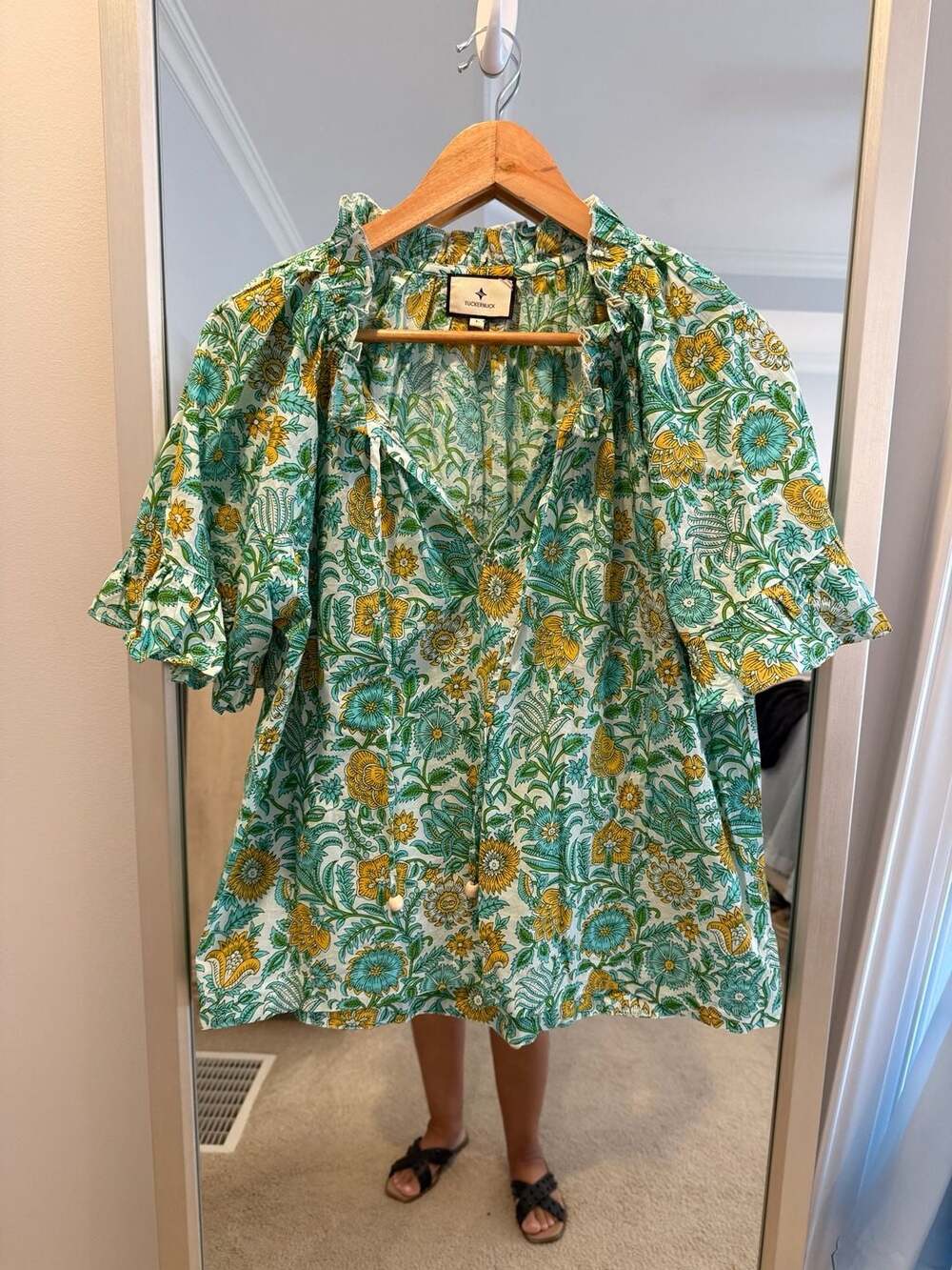 Tuckernuck Green & Yellow Floral Short Sleeve Blouse